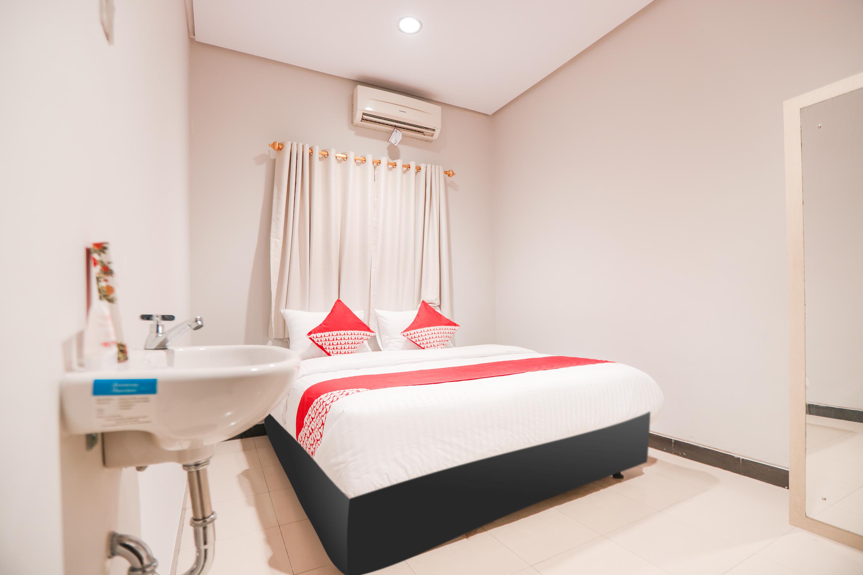 Oyo 148 Cempaka Place Homestay Jakarta Exterior photo