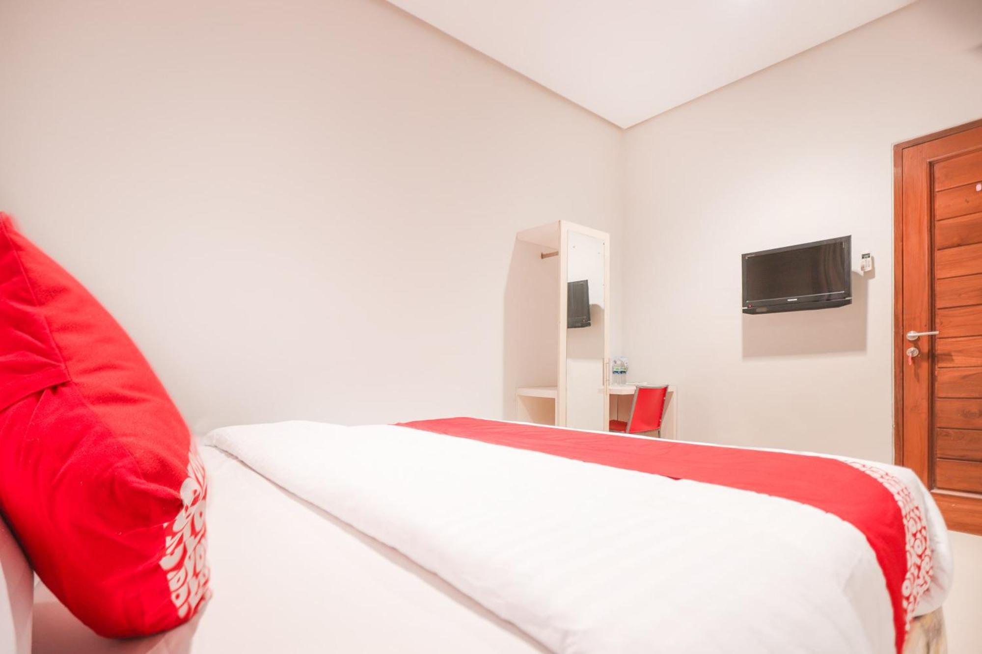 Oyo 148 Cempaka Place Homestay Jakarta Exterior photo